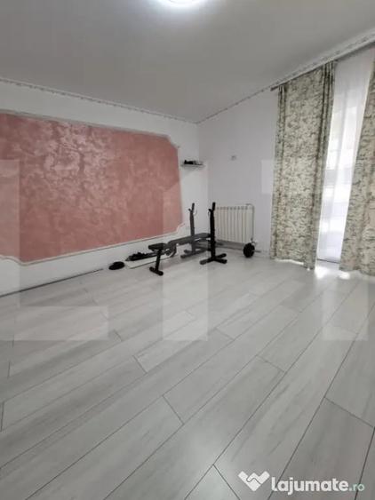 Casă cu 5 camere cu Teren 551 Mp în Central