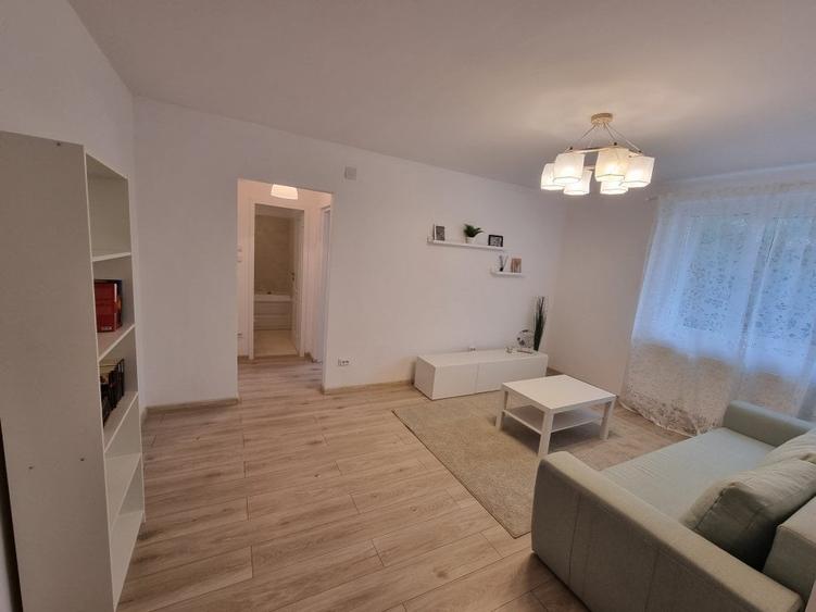 Apartament cu 2 camere semidecomandat, mobilat în Grivița