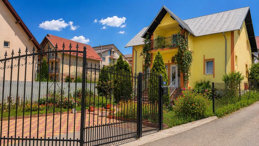 Casă individuală cu 5 camere cu Canalizare în Smeura