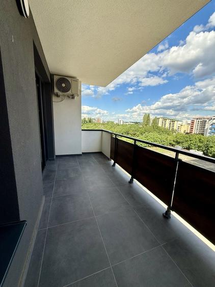 Apartament cu 3 camere nedecomandat în Nord