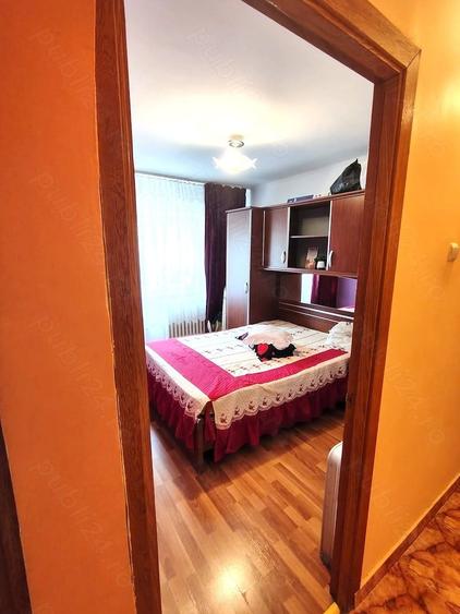 Apartament cu 3 camere decomandat în Colentina