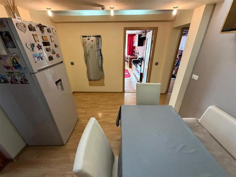 Apartament cu 3 camere decomandat, mobilat în Ultracentral