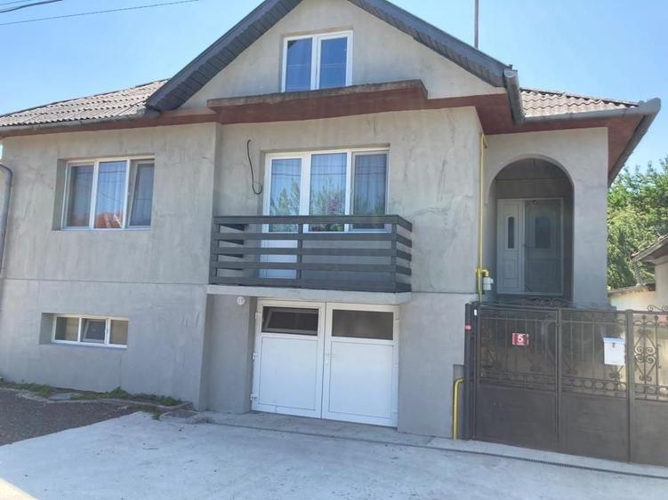 Casă cu 6 camere cu Teren 251 Mp în Seini