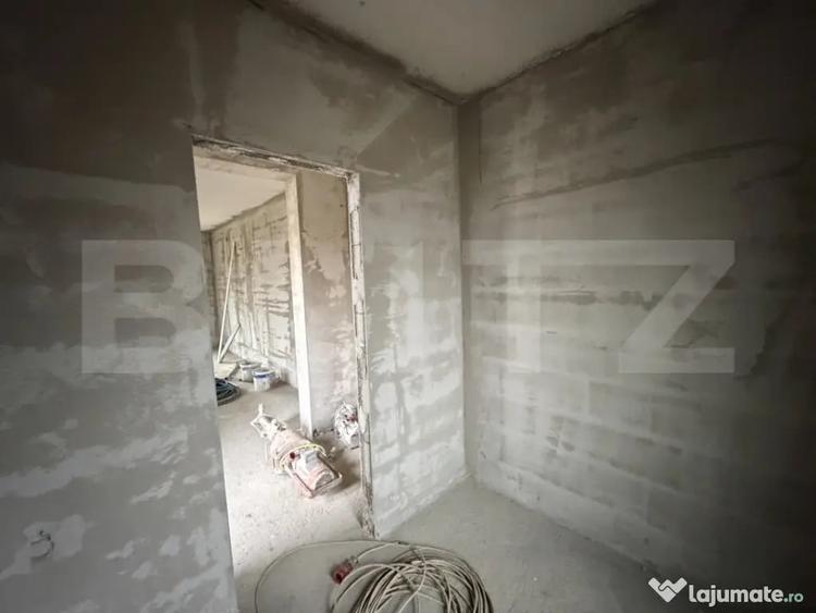 Apartament cu 4 camere decomandat în Central