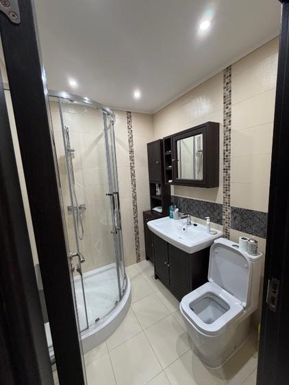 Apartament cu 3 camere decomandat, mobilat în Central
