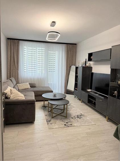 Apartament cu 3 camere decomandat în Aghireșu