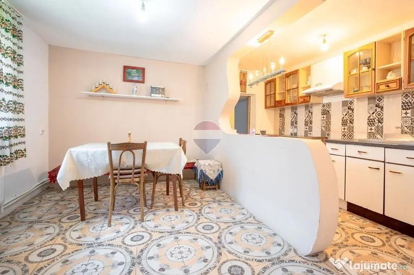 Casă cu 2 camere cu Teren 931 Mp în Șinca
