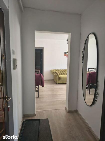 Apartament cu 3 camere, mobilat în Tomis Nord