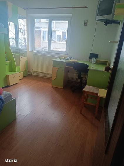 Apartament cu 2 camere decomandat în Petros