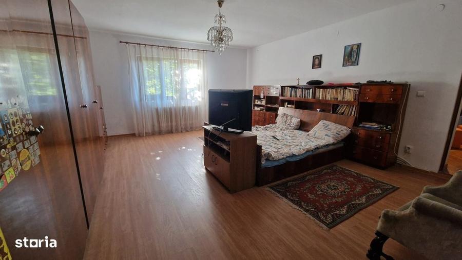 Casă cu 4 camere în Central