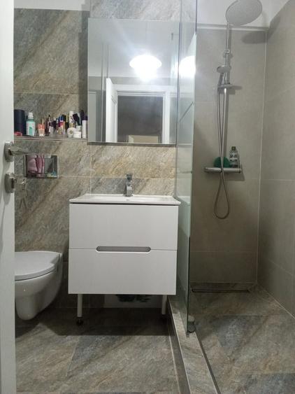 Apartament cu 2 camere decomandat în Democrației