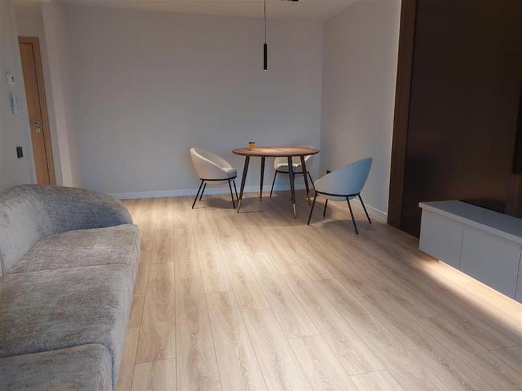 Apartament cu 2 camere decomandat în Costin Georgian