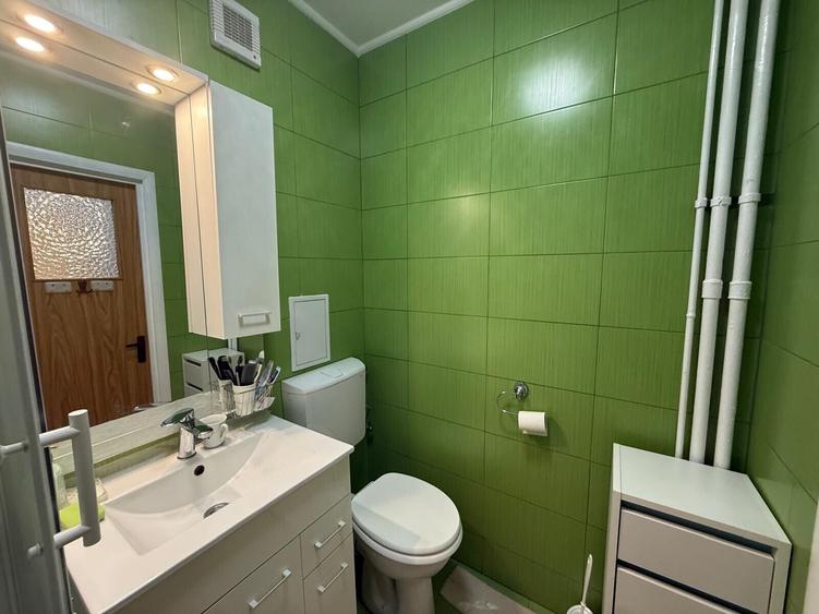 Apartament cu 3 camere decomandat, mobilat în Brâncoveanu