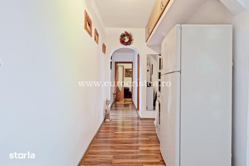 Apartament cu 4 camere semidecomandat în Central