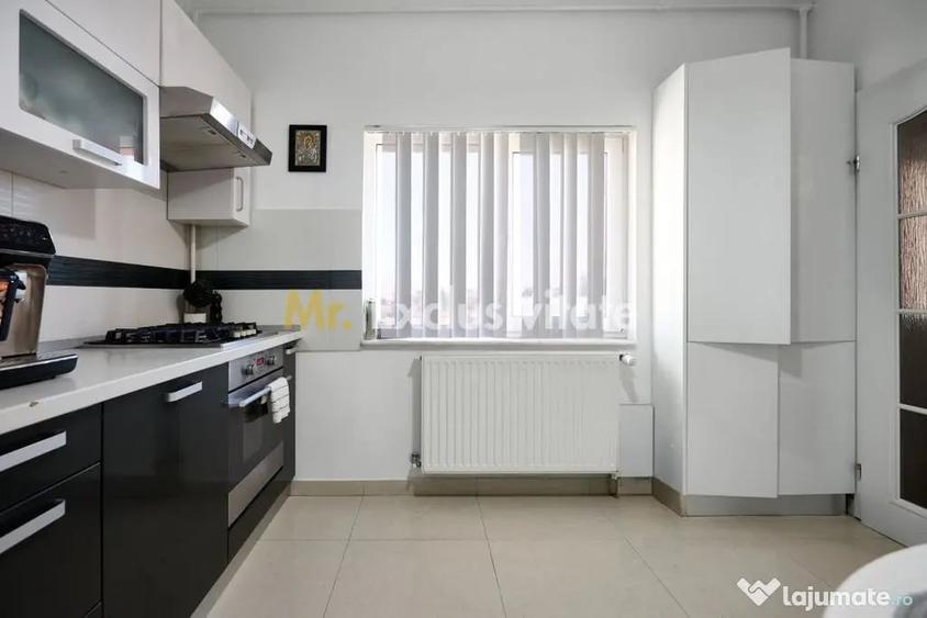 Apartament cu 4 camere decomandat în Eremia