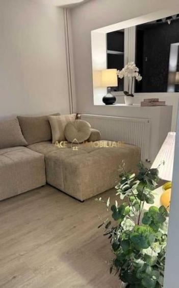Apartament cu 4 camere decomandat, mobilat în Ștefan cel Mare