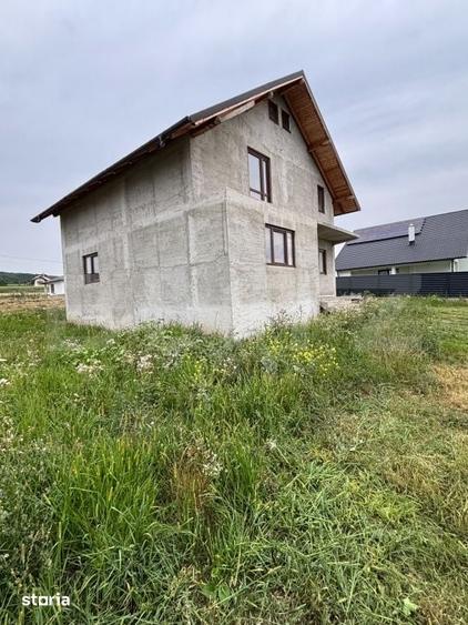 Casă cu 5 camere cu Teren 500 Mp în Central