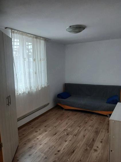 Apartament cu 3 camere decomandat în Bartolomeu