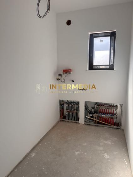 Casă individuală cu 4 camere cu Canalizare în Cetate