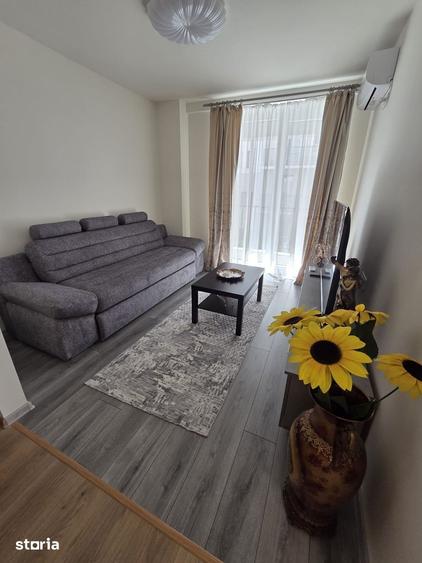 Apartament cu 3 camere, mobilat în Est