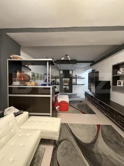 Apartament cu 3 camere decomandat, mobilat în Calea Severinului