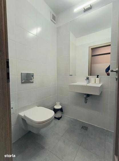 Apartament cu 3 camere, mobilat în Tei
