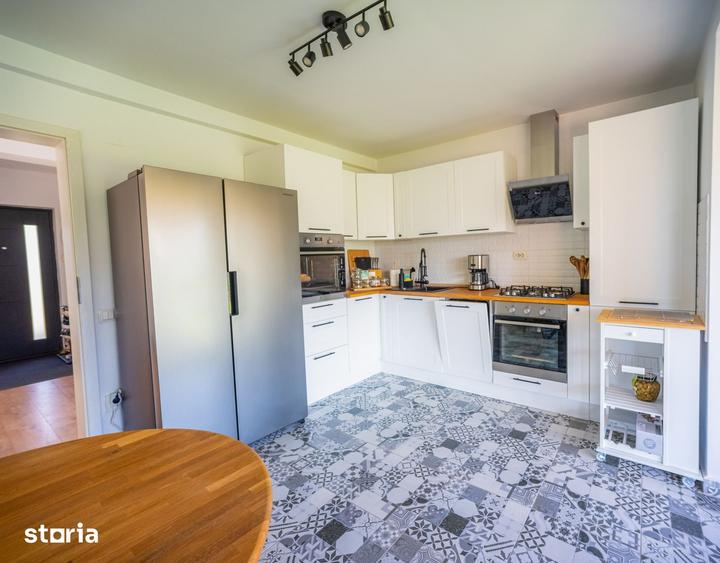 Casă cu 5 camere cu Teren 409 Mp în Berceni