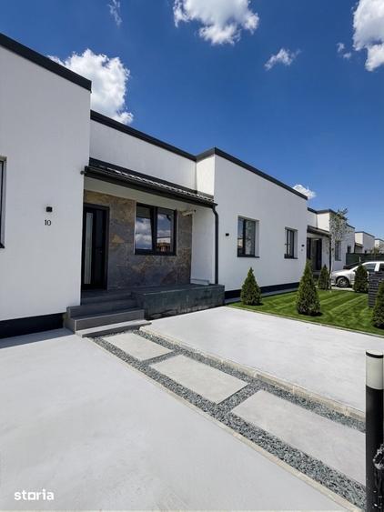 Casă cu 4 camere cu Teren 252 Mp în Domnești