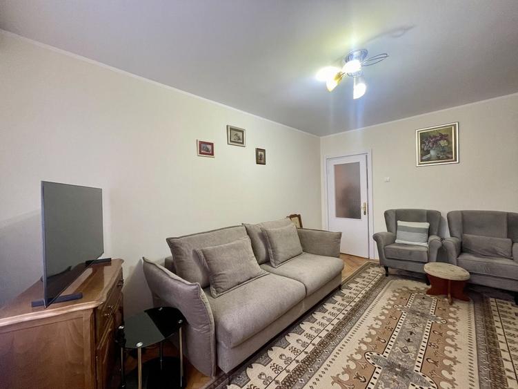 Apartament cu 3 camere decomandat în Central