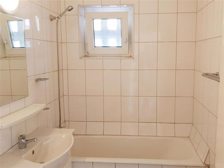 Spațiu comercial, de 45 mp, în Central