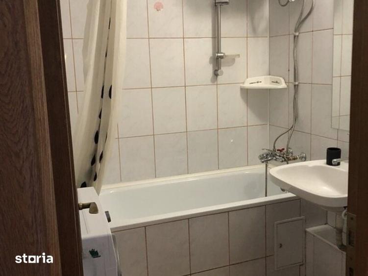 Apartament cu 3 camere semidecomandat în Tineretului