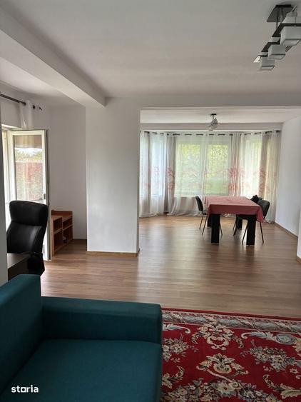 Casă cu 5 camere cu Teren 540 Mp în Sânmihaiu Român