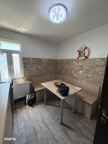 Apartament cu 3 camere semidecomandat în Titan