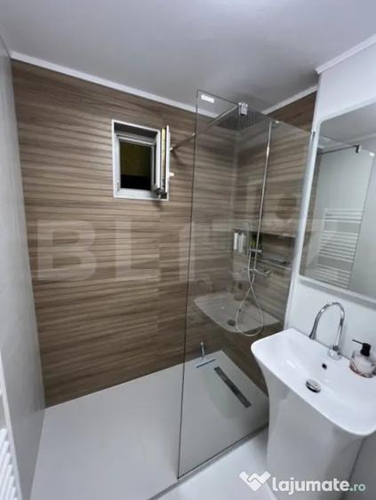 Apartament 3 camere, decomandat, parcare, zona UMF - 18