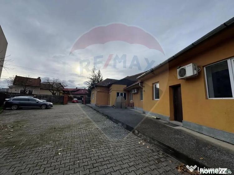 Casă cu 5 camere cu Teren 1363 Mp în Mărăști