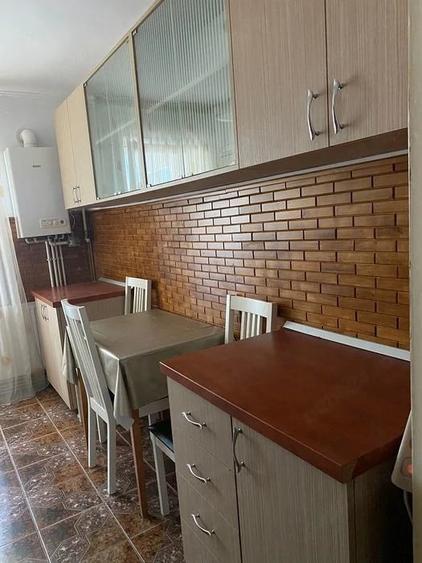 Apartament cu 2 camere decomandat în Corina