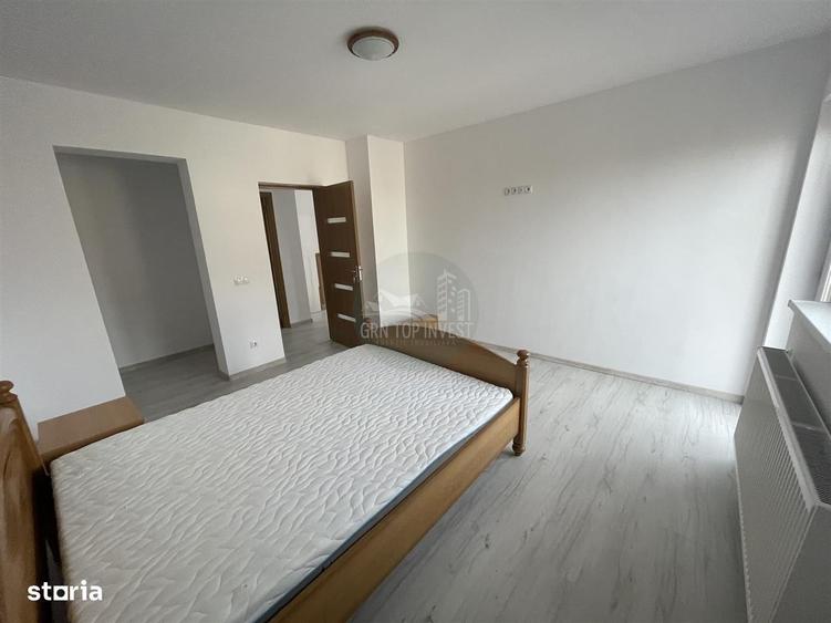 Casă cu 3 camere decomandat cu Canalizare în Ștrand