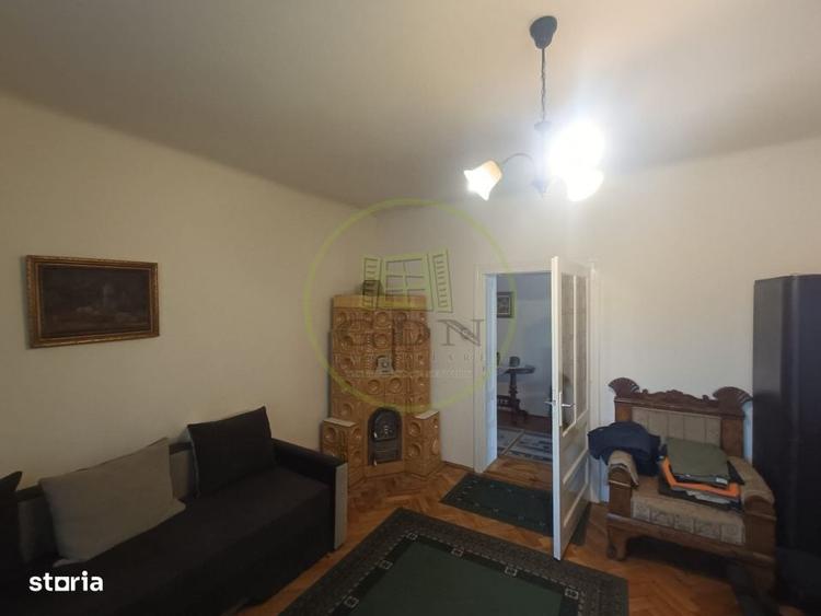 Casă cu 3 camere decomandat în Hodac