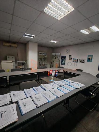 Birou, de 44 mp, în Broșteni