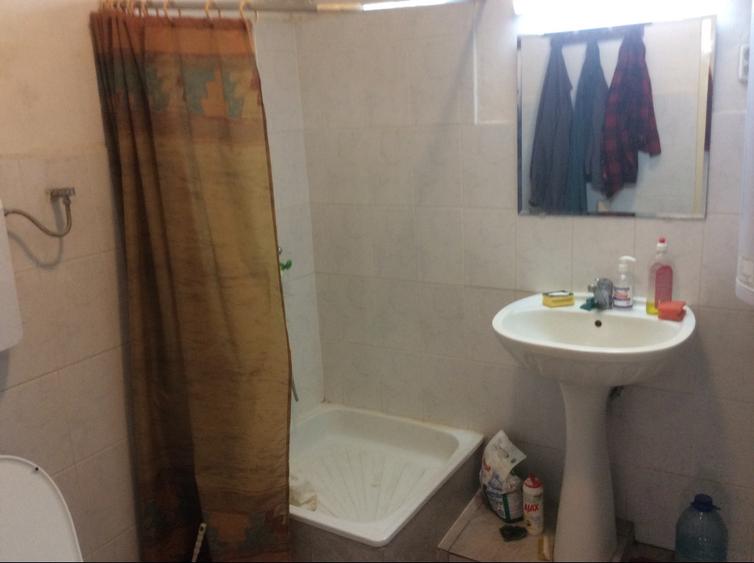 Casă individuală cu 3 camere cu Teren 3300 Mp în Central