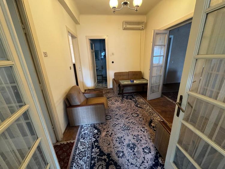 Apartament cu 4 camere decomandat în Armeneasca