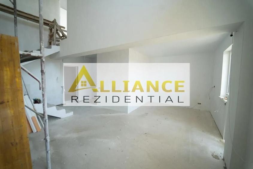 Penthouse cu 3 camere decomandat în Central