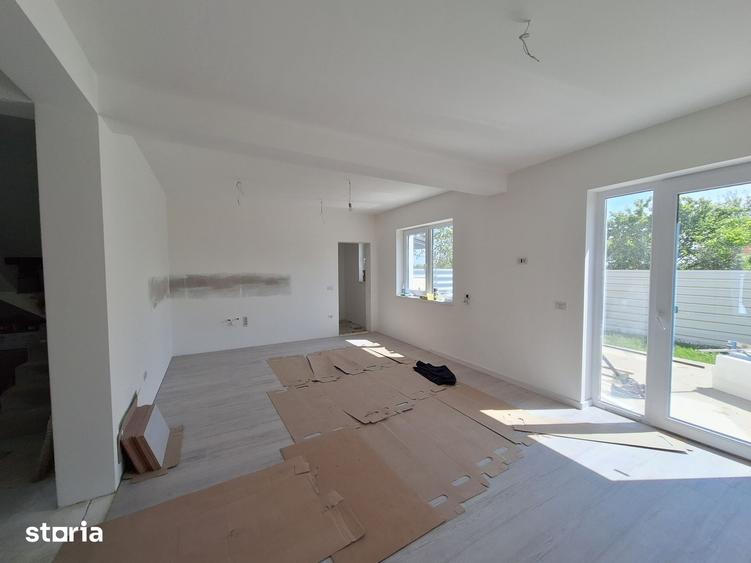 Casă cu 5 camere cu Teren 250 Mp în Ghiroda