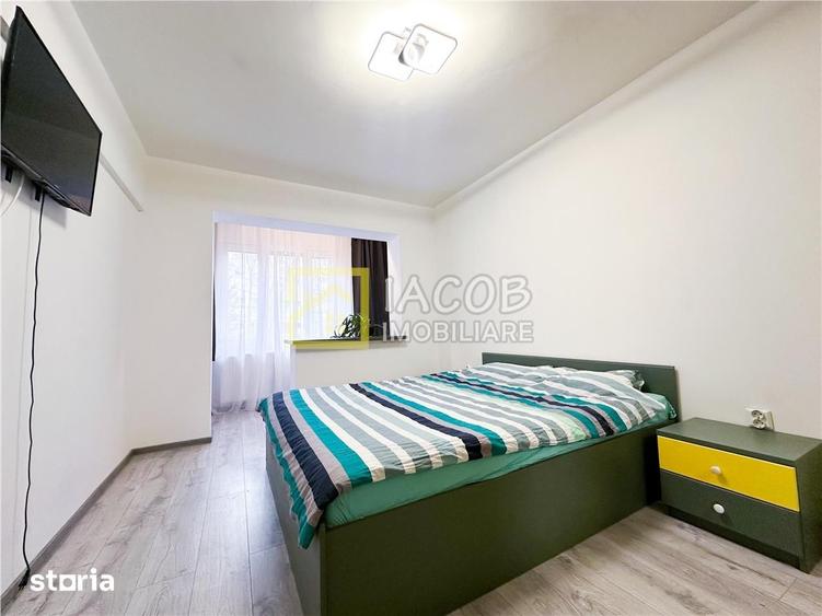 Apartament cu 3 camere semidecomandat în Cornișa