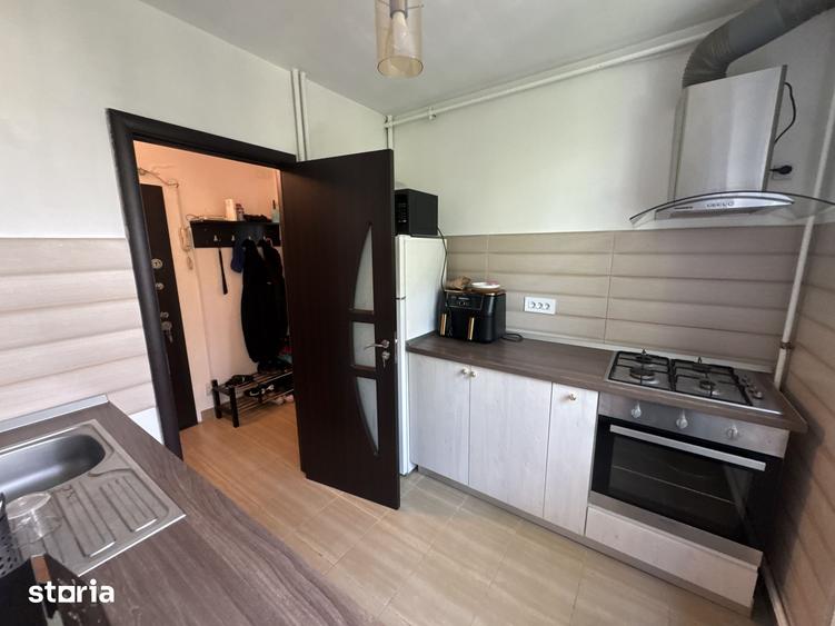 Apartament cu 3 camere decomandat, mobilat în Gara de Nord