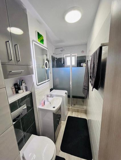 Apartament cu 2 camere decomandat în 14 Mai