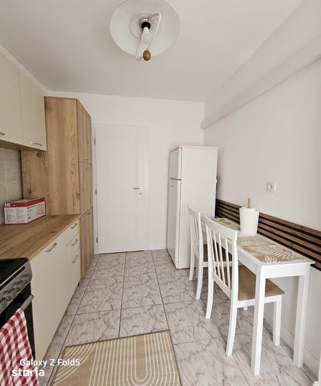 Apartament cu 3 camere decomandat în Iosia