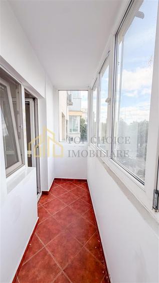 Apartament cu 3 camere semidecomandat, mobilat în Tei