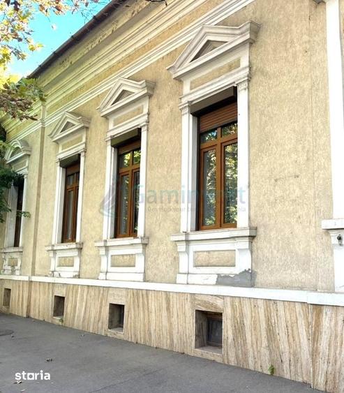 Casă cu 4 camere cu Teren 281 Mp în Central