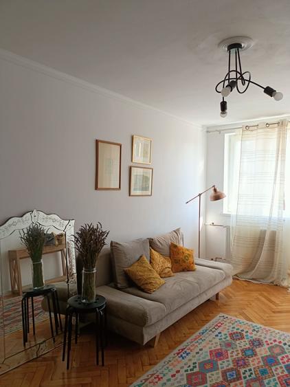 Apartament cu 2 camere semidecomandat în Ultracentral